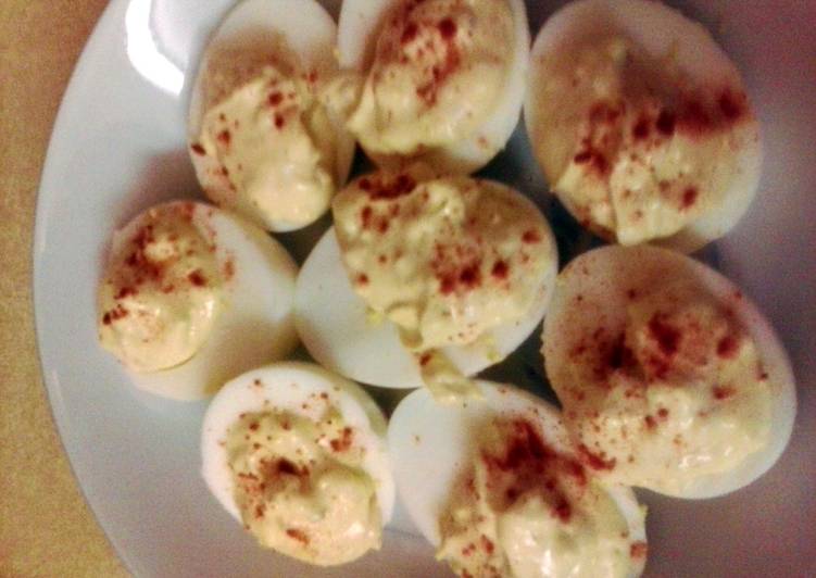 Steps to Make Perfect Devilish Eggs Royal