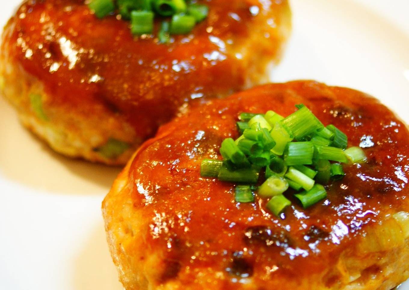 Miso and Teriyaki Chicken Hamburger with Green Onion