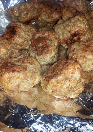 A picture of Easy chicken meatballs.