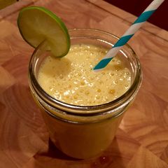 A picture of Pineapple Flaxseed Smoothie.
