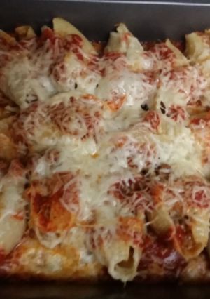 A picture of Easy Stuffed Shells.
