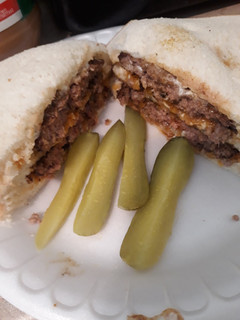 A picture of Spicy Cheeseburger.