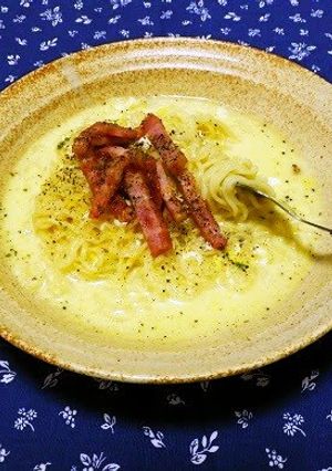 A picture of Sapporo Ichiban Salt Ramen Carbonara.