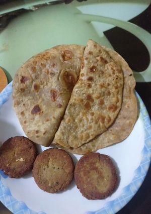 A picture of Khasta Karara Paratha.