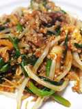 Easy! Ground Meat and Garlic Chive Kimchi Stir-Fry