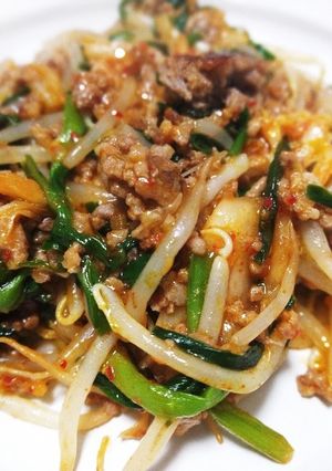 A picture of Easy! Ground Meat and Garlic Chive Kimchi Stir-Fry.