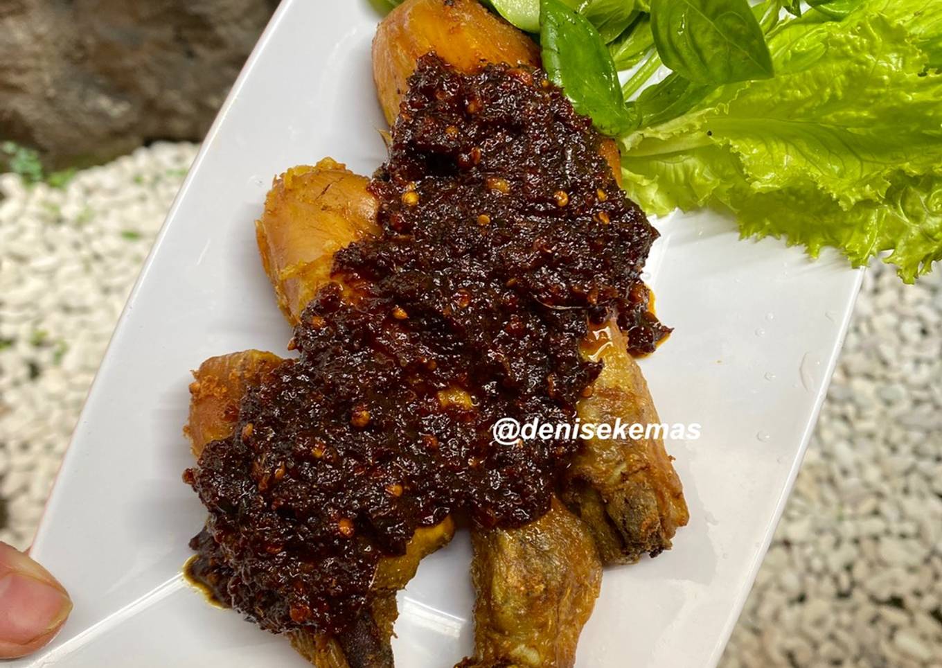 Ayam Goreng Bumbu Hitam Madura