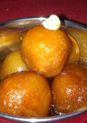 A picture of Bread gulab jamun.
