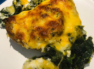 A picture of Sour Cream Spinach Ranch Chicken Thighs.