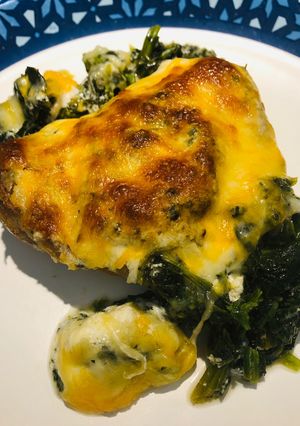 A picture of Sour Cream Spinach Ranch Chicken Thighs.