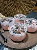 Puding Susu Strawberry Oreo