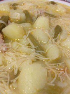 Una foto de Patatas con costillas