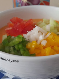 Una foto de Salmorejo con su picadillo