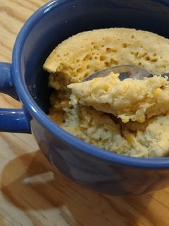 Una foto de Pastel de elote en taza (Mug cake) 🌽