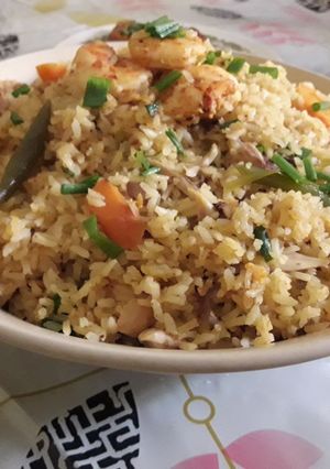 A picture of Khao Pad Gung.