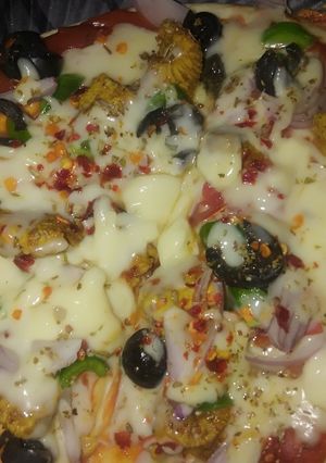 A picture of Pitta bread pizza.