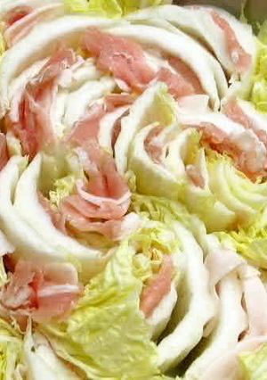 A picture of Layered Chinese Cabbage and Pork Hot Pot.