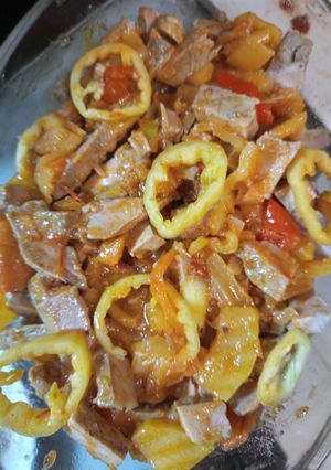 Vegyes Sült halas gyümölcsös tál bacon-nal és zöldségekkel sütve recept fotója