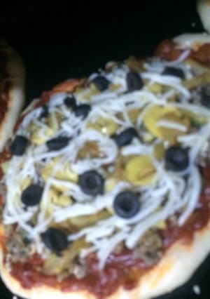 صورة لوصفة بيتزا بالفطر😋