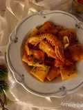 Mezzi paccheri al sugo di cannocchie