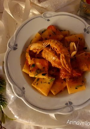 Foto di Mezzi paccheri al sugo di cannocchie
