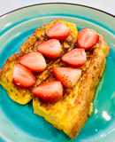 French toast - 2 Cách ăn sandwich với dâu tây cho bữa sáng nhanh gọn