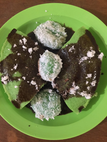 Langkah Mudah untuk Menyiapkan Klepon Cake Chocolate yang Lezat Sekali