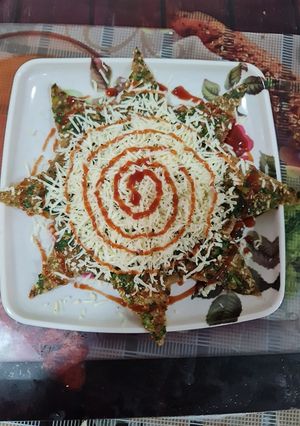 પાલક પનીર ચીઝ પરાઠા (Palak Paneer Cheese Paratha Recipe In Gujarati) રેસીપી મુખ્ય ફોટો