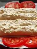 Canelones fríos de pavo y queso con salsa de yogur y mostaza