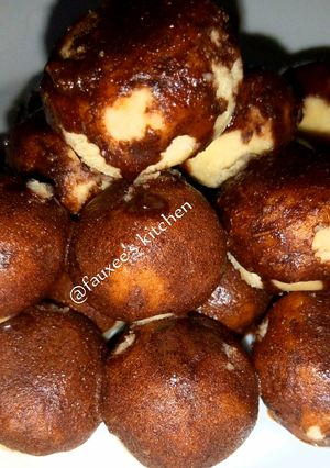 A picture of Chocolate milk ball cookies.