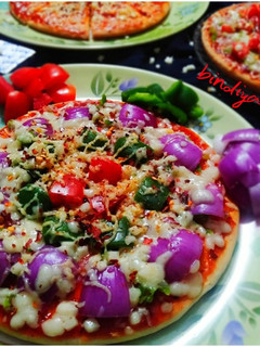 પીઝા (Pizza recipe in Gujarati) રેસીપી મુખ્ય ફોટો