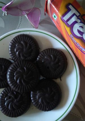 A picture of O'som Orange Treat Chocolates.
