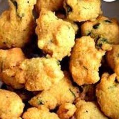 A picture of Moong dal bhajiya.
