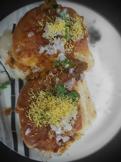 मसाला पाव (masala pav recipe in marathi) रेसिपी चे मुख्य फोटो 