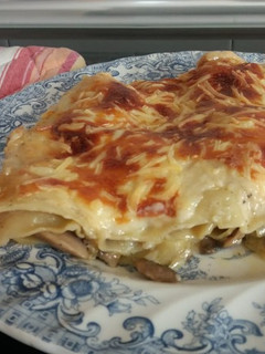 Una foto de Lasaña de champiñones y cebolla