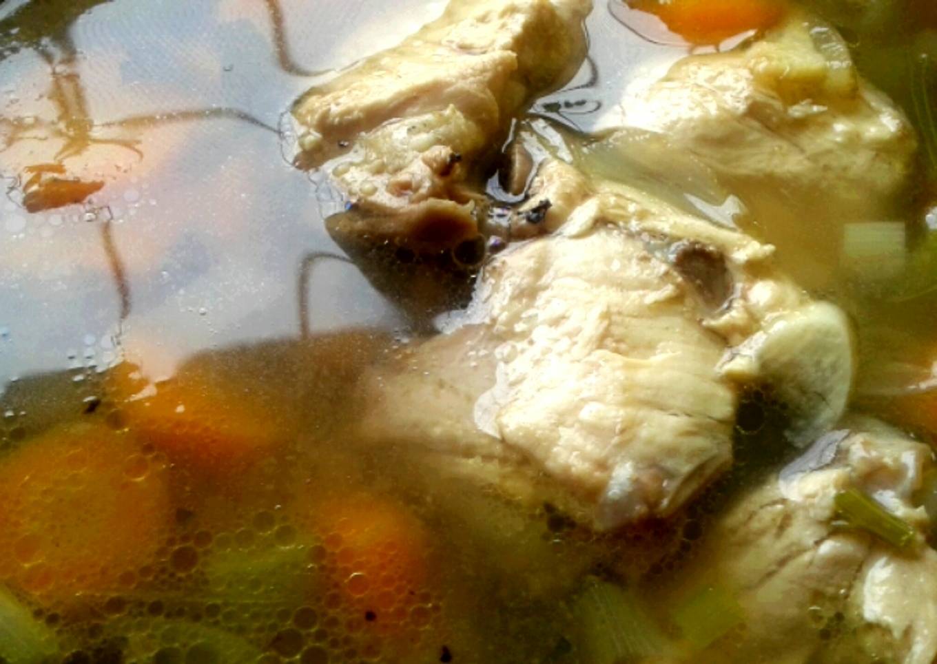 Sop Tulang Ayam Kaldu Sapi