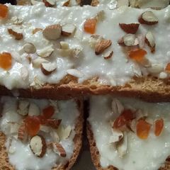A picture of Shahi tukda.