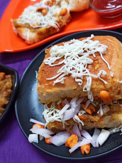 દાબેલી (Dabeli Recipe In Gujarati) રેસીપી મુખ્ય ફોટો