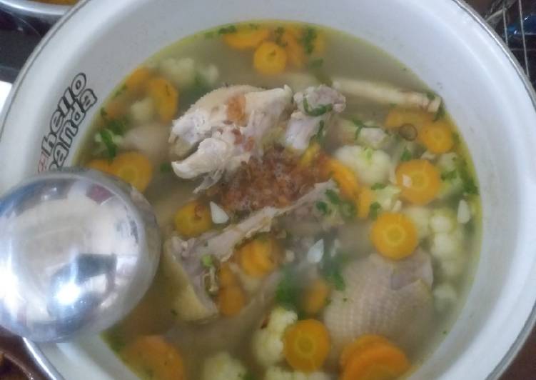 Langkah Mudah Memasak Sup ayam wortel brokoli kuah bening Yang Enak Banget