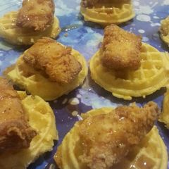 A picture of Mini Chicken and Waffles.
