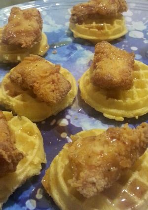 A picture of Mini Chicken and Waffles.