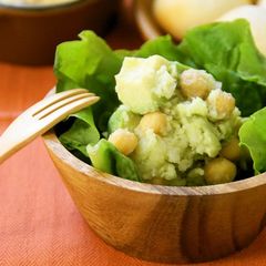 A picture of Healthy Potato Salad with Avocado and Beans.