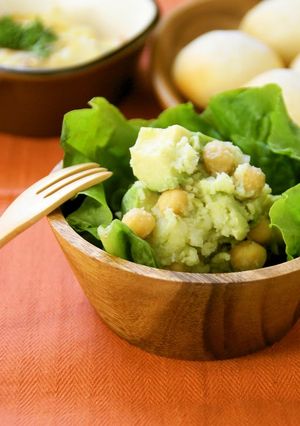 A picture of Healthy Potato Salad with Avocado and Beans.