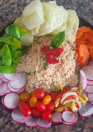 Una foto de Ensalada de couz couz y vegetales. #1receta1arból