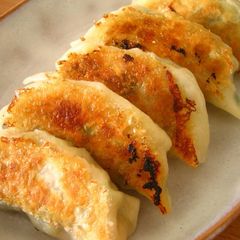A picture of How to Cook Crispy and Juicy Gyoza Dumplings!.