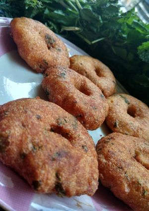 A picture of Medu Vada.