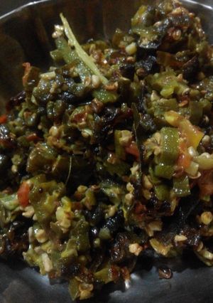 A picture of Okra Sabzi.