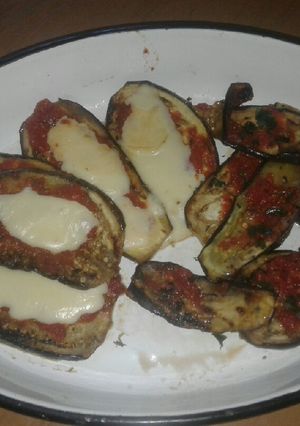 Una foto de Berenjenas grilladas a la napolitana