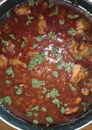 A picture of Spicy Indian chicken curry.