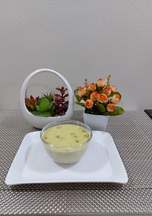 A picture of Nuts semolina healthy nutrition/harira/drink.
